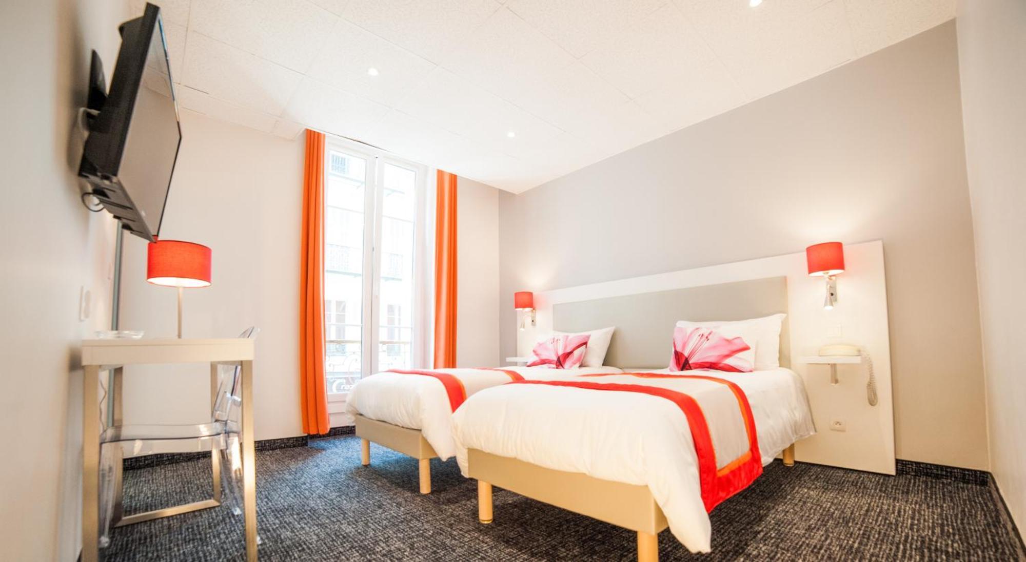 Twin Room,1432538428:JPEG